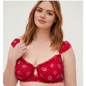 NWT Torrid Ruched Mesh Ruffle Underwire Bra